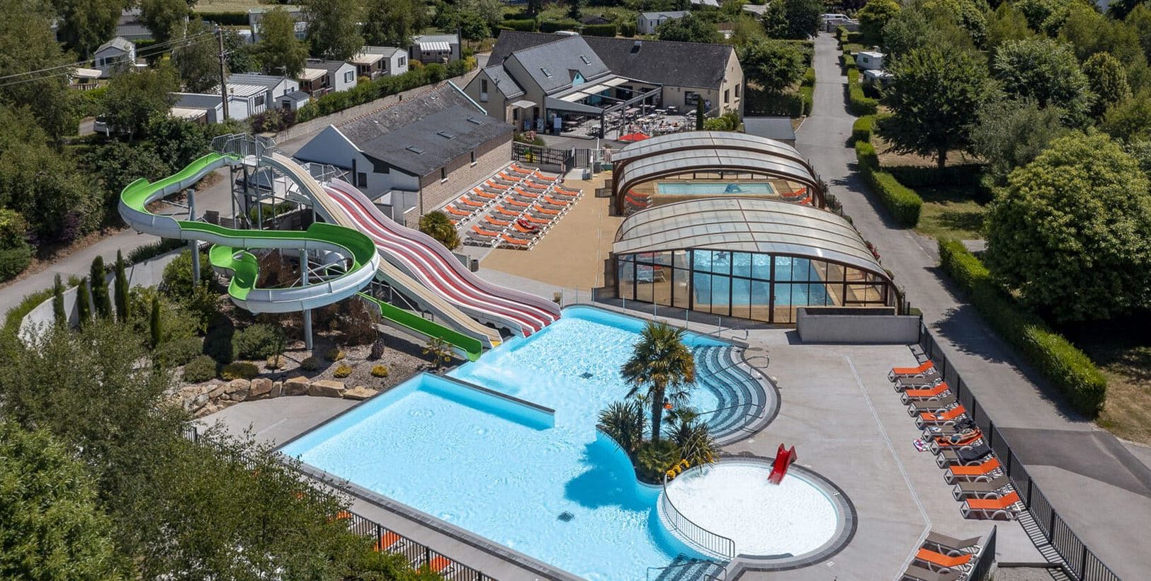 Camping avec parc aquatique.